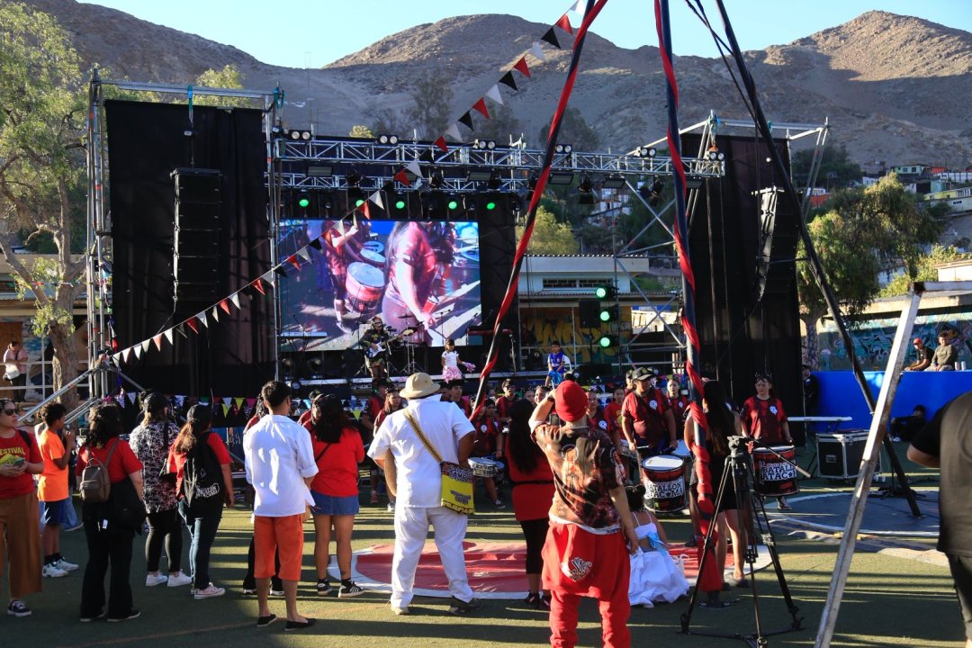 /mas-de-dos-mil-personas-celebraron-la-cultura-barrial-en-el-festival