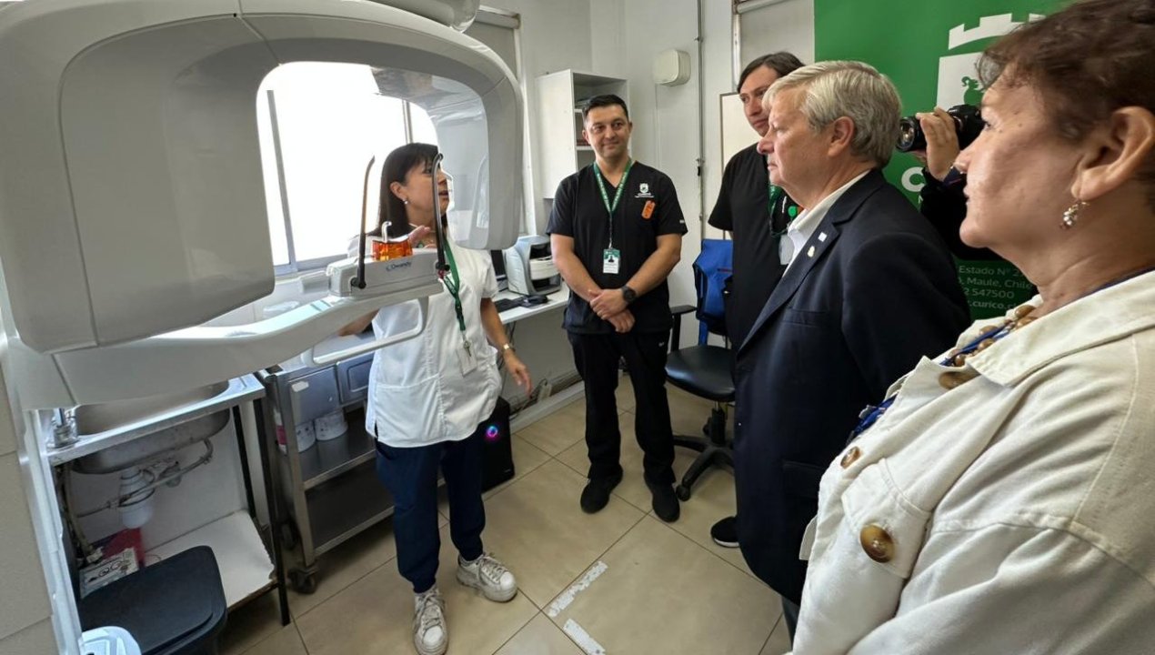 /curico-incorpora-ortopantomografo-para-diagnosticos-dentales