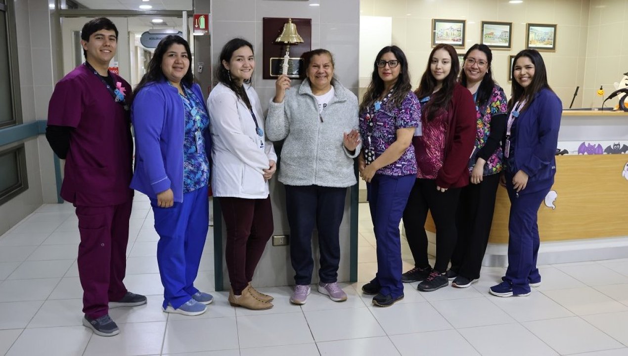 /la-campana-de-la-esperanza-un-simbolo-de-nuevos-comienzos-en-el-hospital