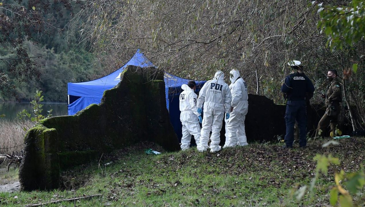 /castro-investigan-hallazgo-de-cadaver-de-un-hombre-a-orillas-del-muelle-ten-ten