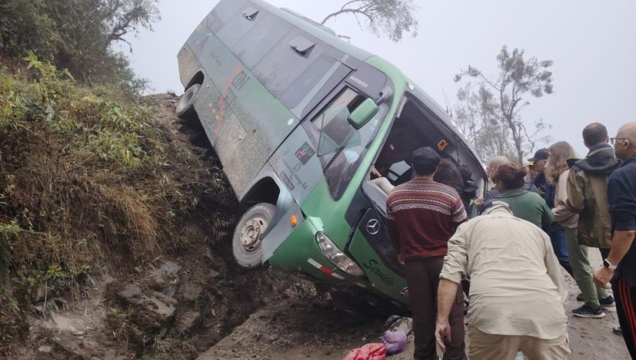 /internacional/america-del-sur/peru/indagan-desbarranco-de-bus-en-machu-picchu-hay-turistas-chilenas