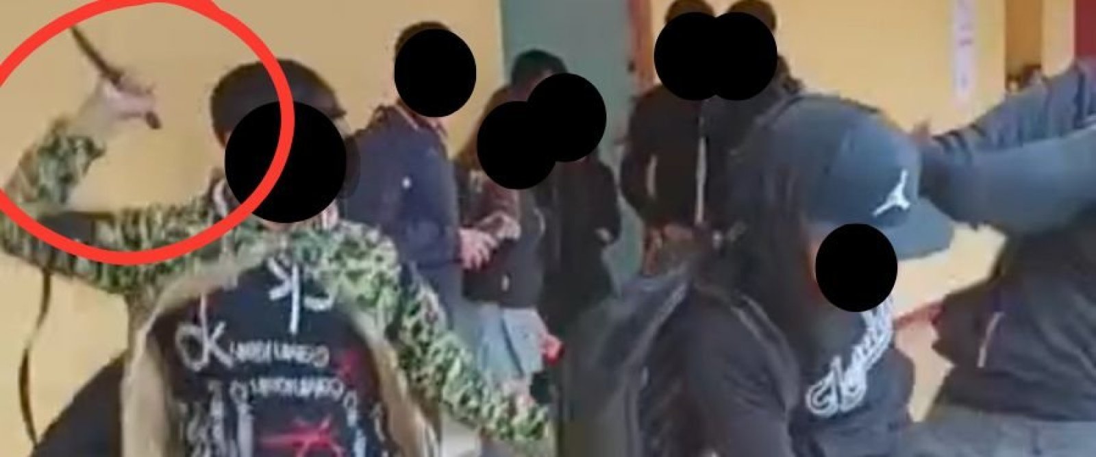 6 escolares detenidos tras brutal riña al interior de liceo
