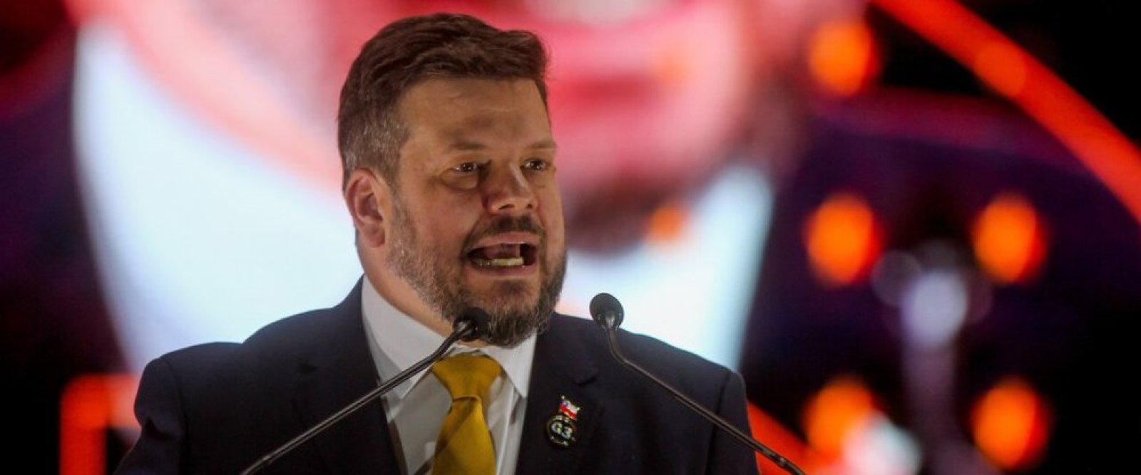 Johannes Kaiser abandona entrevista luego de tenso cruce con periodistas