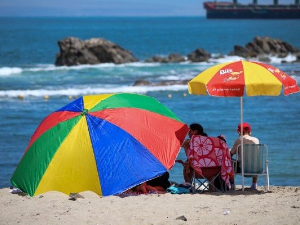 Estudio revela que solo el 29% de los chilenos saldrá de vacaciones en el verano 2026