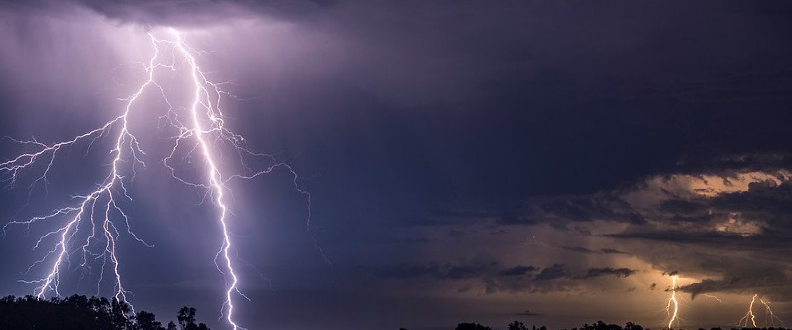 Autoridades refuerzan medidas preventivas por tormentas eléctricas y precipitaciones intensas