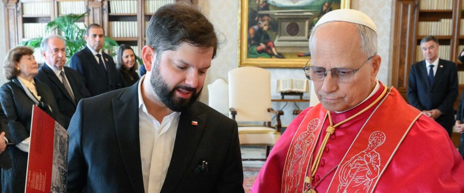 Boric pide al Papa León XIV mediar ante crisis humanitaria en Cuba