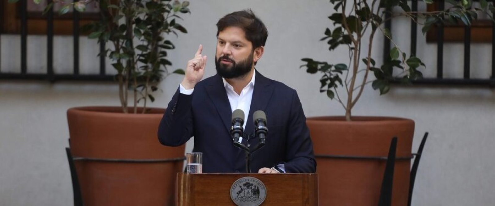 Boric condena ofensivas en Medio Oriente y afirma que Chile no debe “elegir entre barbaries”