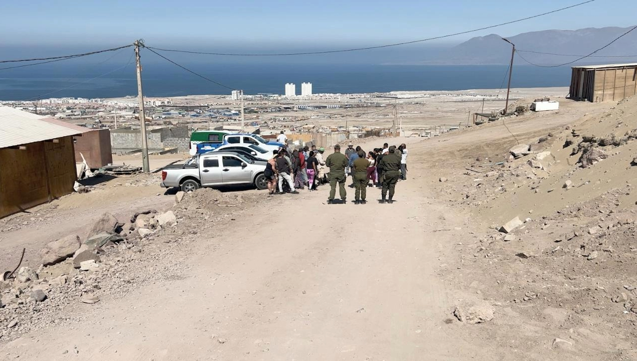 /alcalde-de-antofagasta-sacha-razmilic-una-toma-es-un-robo-de-terreno